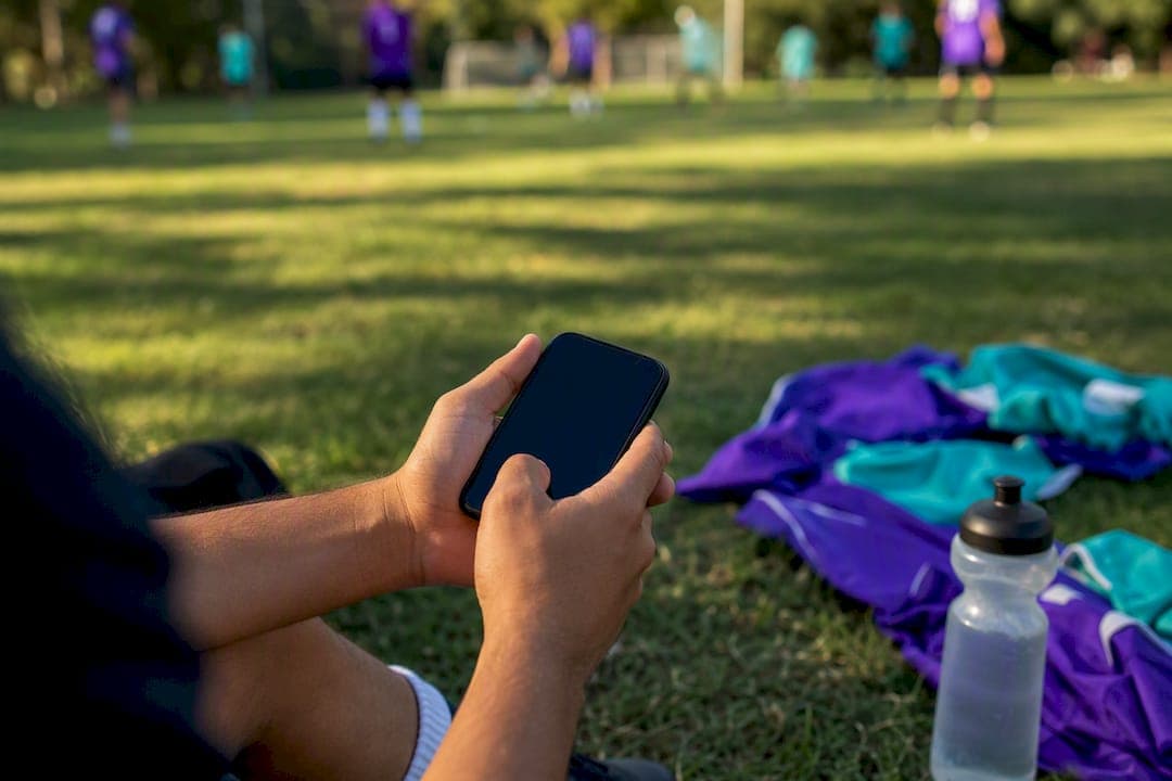 Email vs Chat Teams: Why Pickup Organizers Need a Roster App